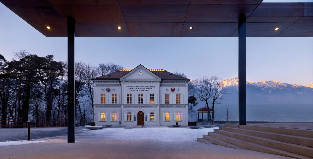Blick Richtung Kaiserjägermuseum im Winter